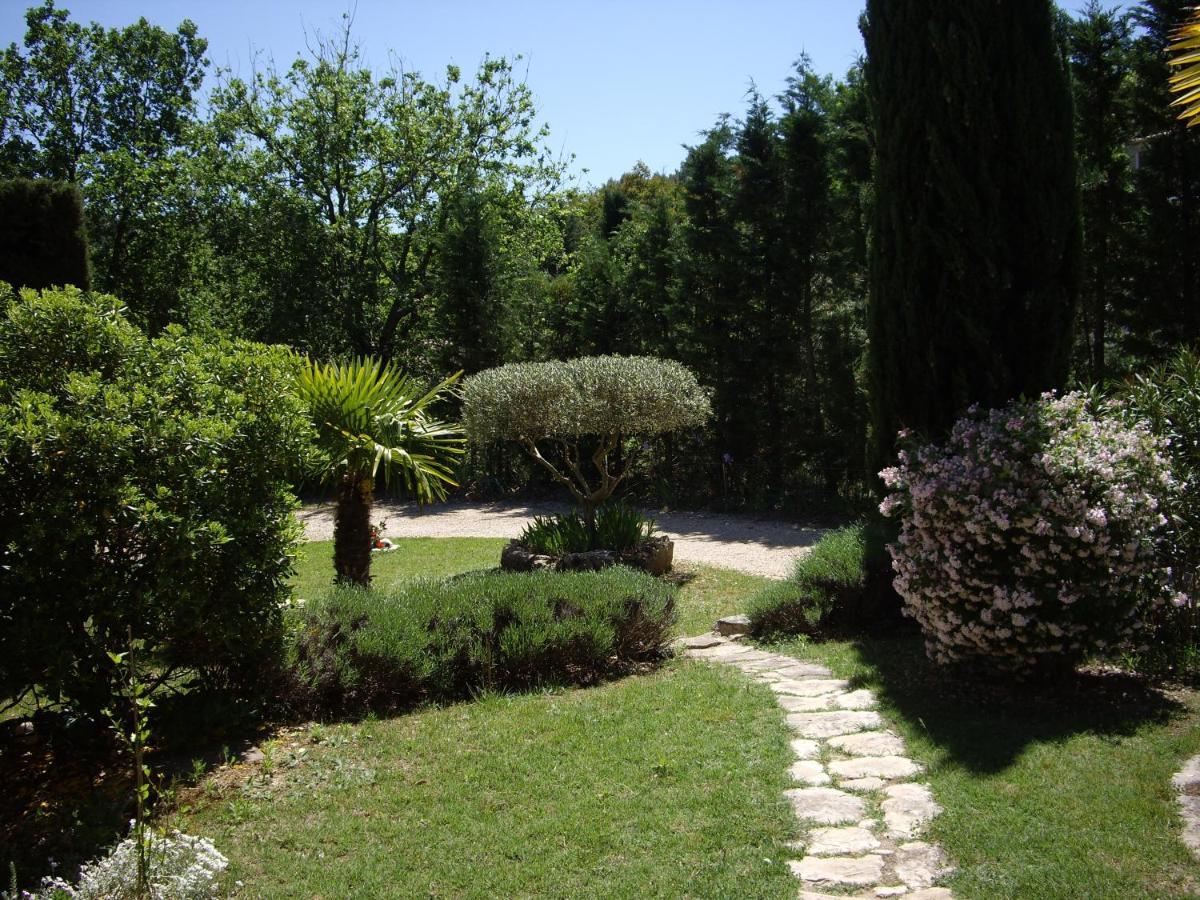 La Bastide De Mauragne - Gite Les Iris Apt Exterior photo